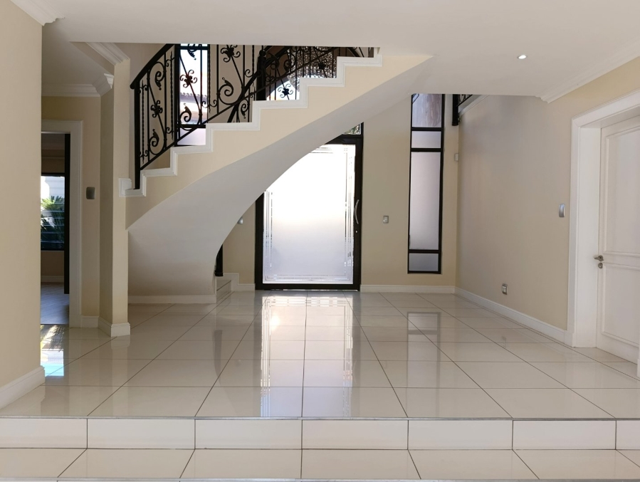 5 Bedroom Property for Sale in Kiepersol Free State